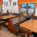 Haus Alpenfrieden 3*