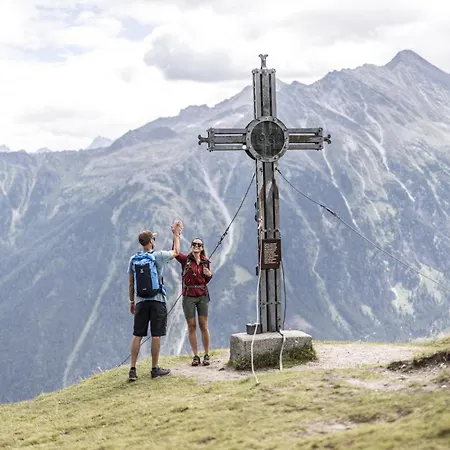 Haus Alpenfrieden Готель типу 