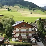 Haus Alpenfrieden Готель типу 