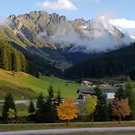 Haus Alpenfrieden Готель типу 
